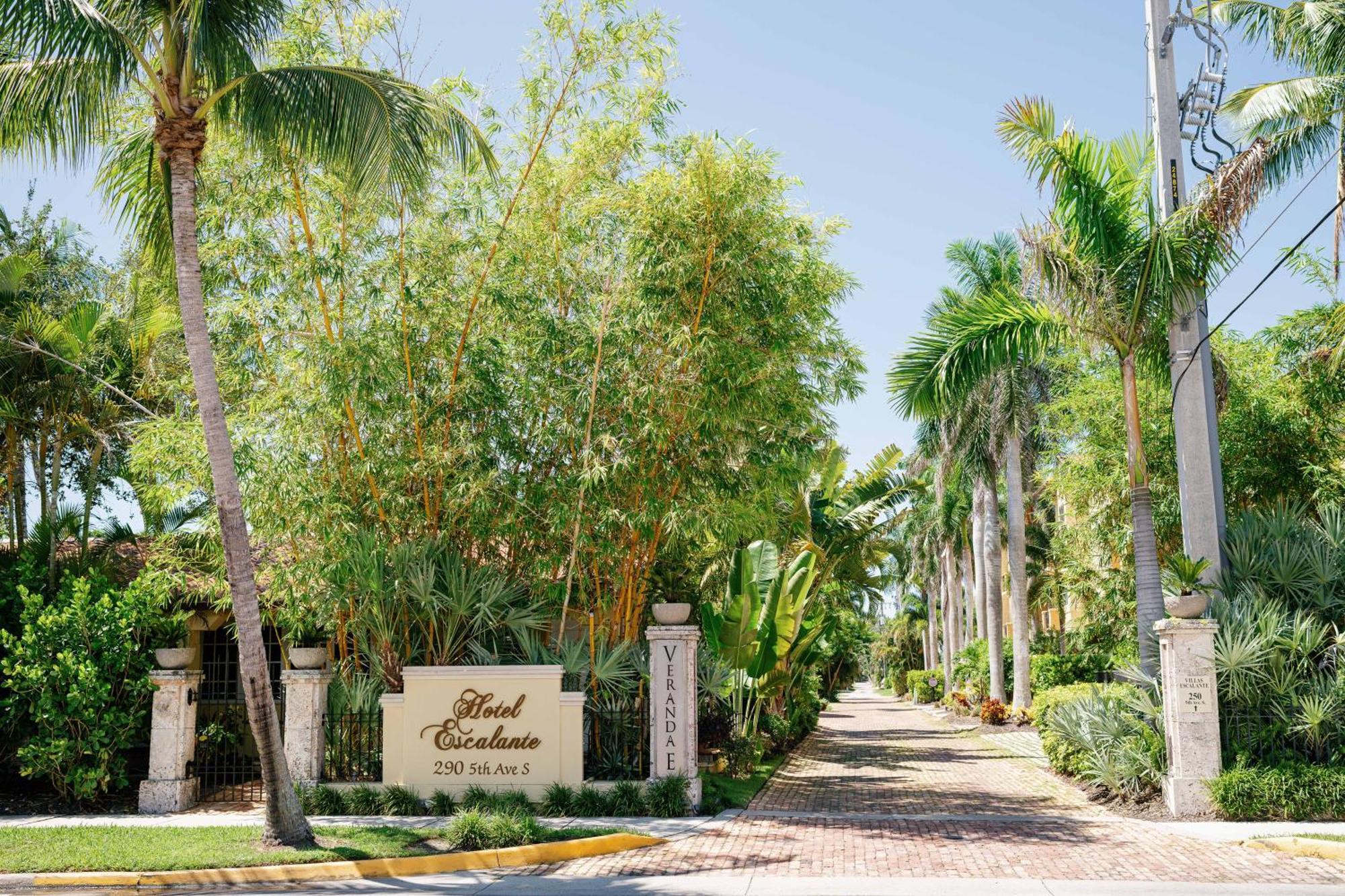 Hotel Escalante Naples Exterior photo
