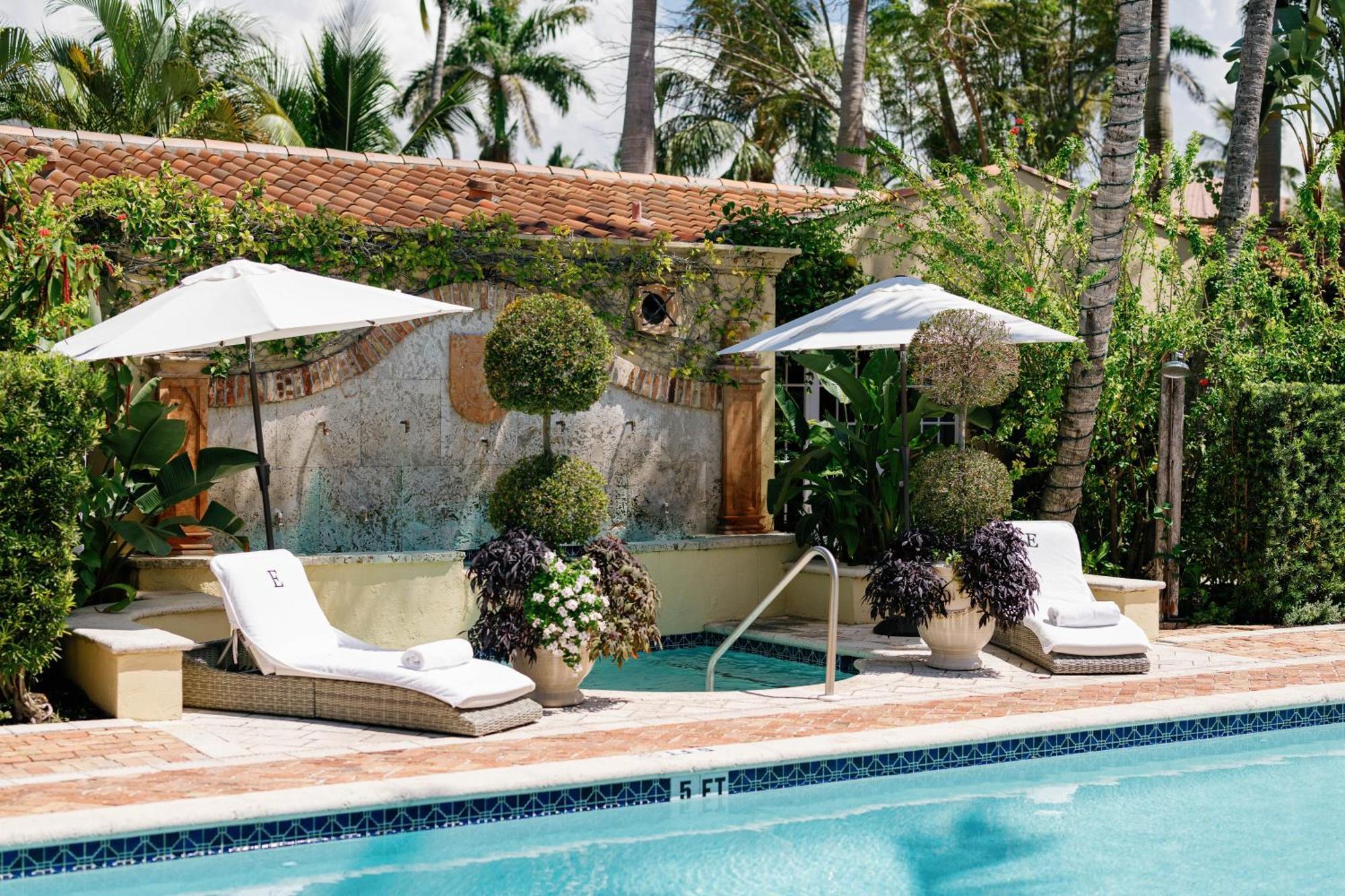 Hotel Escalante Naples Exterior photo