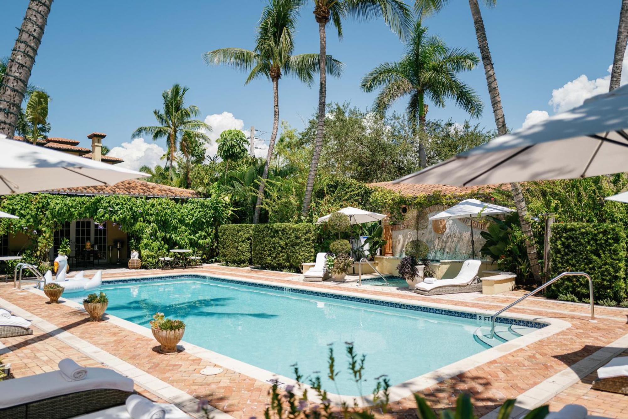 Hotel Escalante Naples Exterior photo