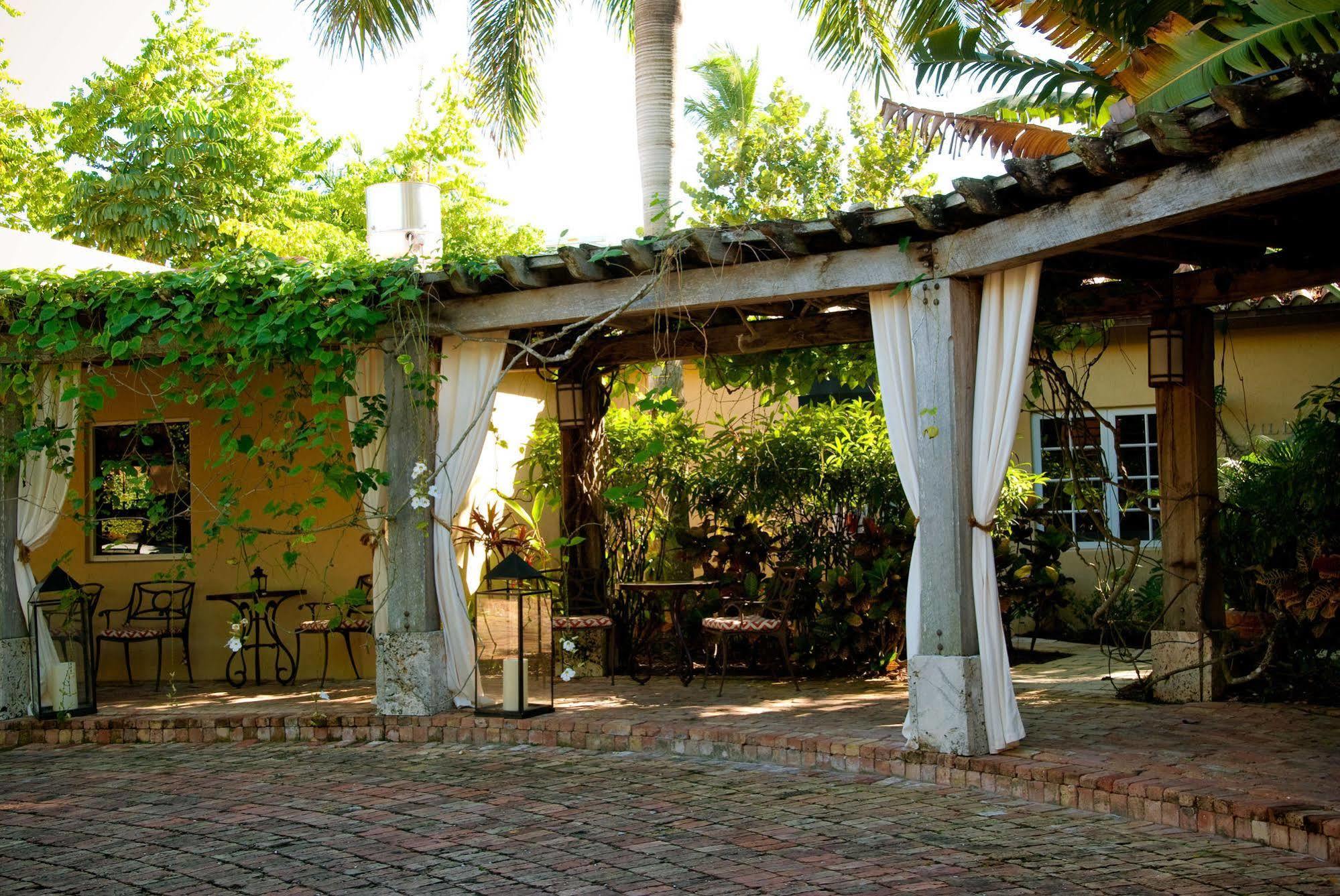 Hotel Escalante Naples Exterior photo