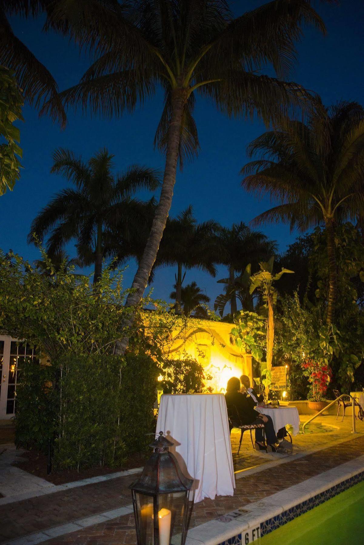 Hotel Escalante Naples Exterior photo
