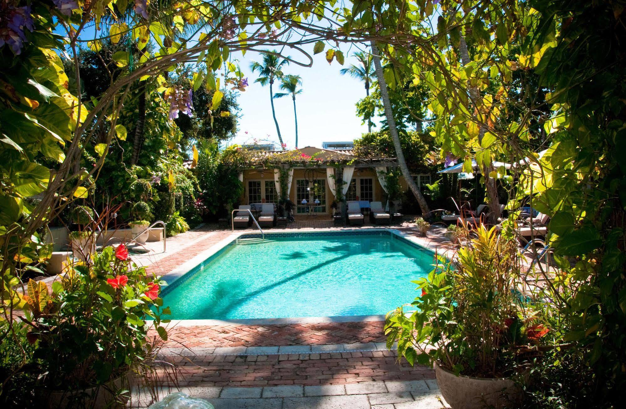 Hotel Escalante Naples Exterior photo